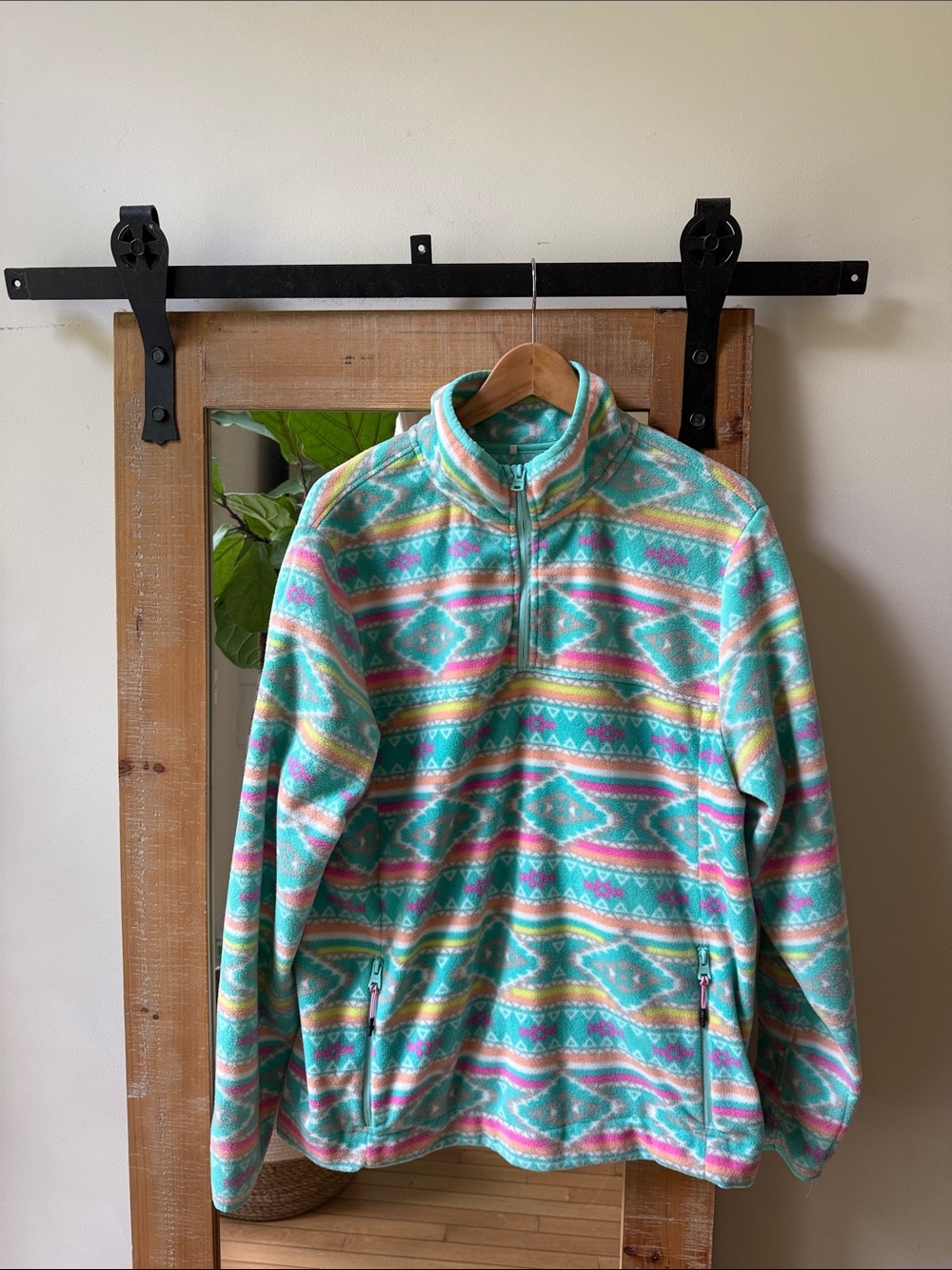 chubbies Flame Commaser quarter zip fleece size L